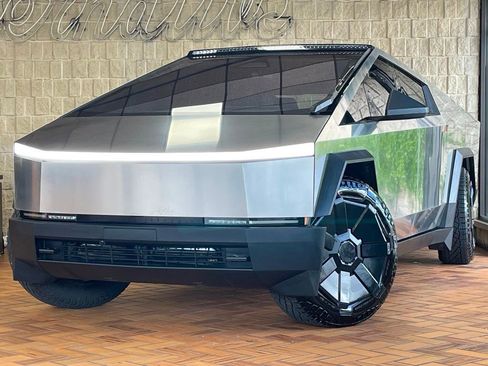 Used 2024 Tesla Cybertruck Cyberbeast AWD/4WD image 2