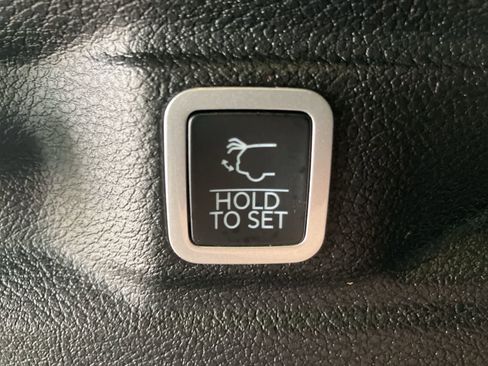 Used 2024 Jeep Grand Cherokee L Limited w/ Black Appearance Package AWD/4WD image 30