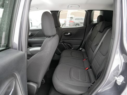 Used 2022 Jeep Renegade Latitude w/ Convenience Group image 36