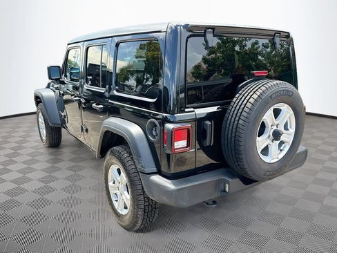 Certified 2022 Jeep Wrangler Unlimited Sport w/ Sun And Sound Package AWD/4WD image 8