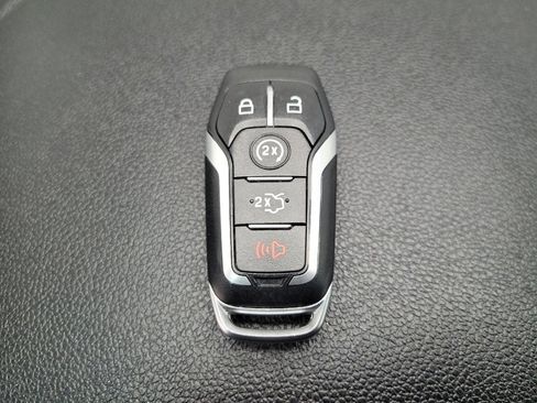 Used 2016 Ford Explorer Limited image 32