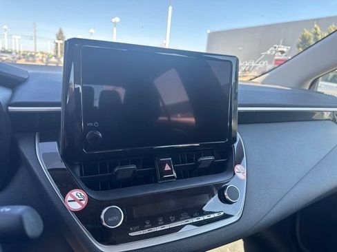Used 2025 Toyota Corolla LE FWD image 8