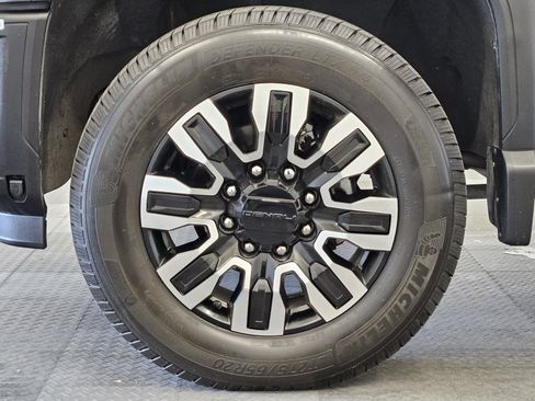 Used 2024 GMC Sierra 2500 Denali Ultimate image 12