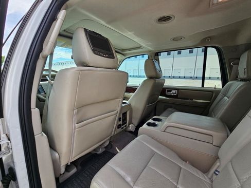 Used 2012 Lincoln Navigator L 2WD image 17