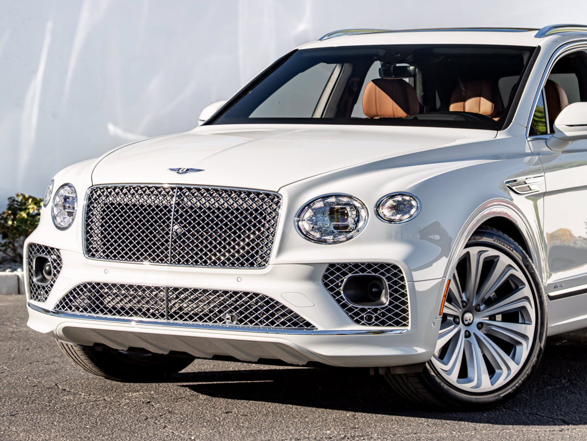 Used 2023 Bentley Bentayga Plug-In Hybrid AWD/4WD image 8