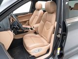 Certified 2022 Porsche Macan image 5