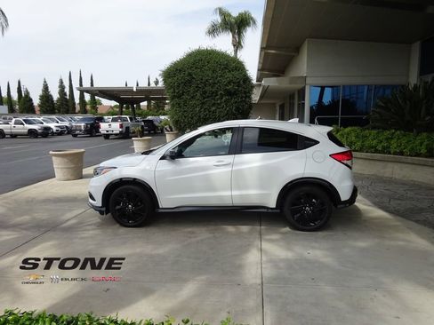 Used 2021 Honda HR-V Sport image 4