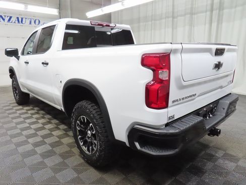 Used 2023 Chevrolet Silverado 1500 ZR2 image 5