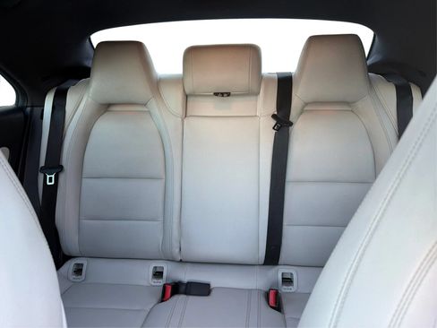 Used 2014 Mercedes-Benz CLA 250 image 15