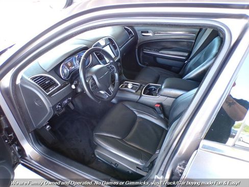Used 2015 Chrysler 300 Limited RWD image 14