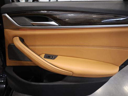 Used 2019 BMW 540i xDrive w/ Convenience Package image 37