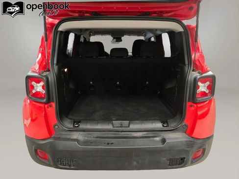 Used 2023 Jeep Renegade Latitude AWD/4WD image 18