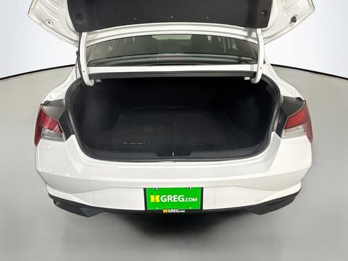 Used 2022 Hyundai Elantra SE FWD image 34