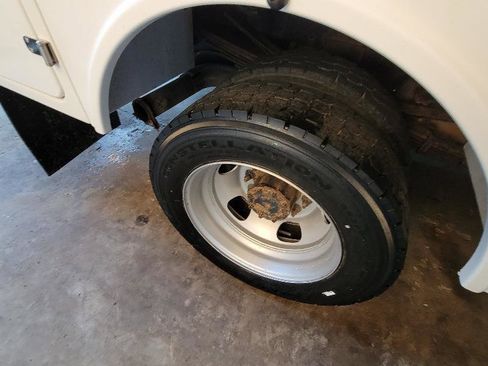 Used 2017 RAM 5500 Tradesman image 31