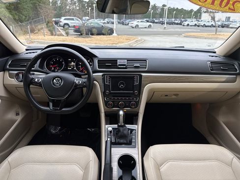 Used 2018 Volkswagen Passat 2.0T SE image 7