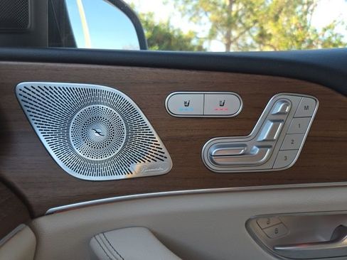 Used 2023 Mercedes-Benz GLE 450 4MATIC w/ AMG Line Exterior image 16