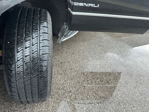 Used 2019 GMC Yukon XL Denali AWD/4WD image 17