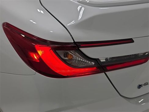 Certified 2025 Toyota Camry SE image 29