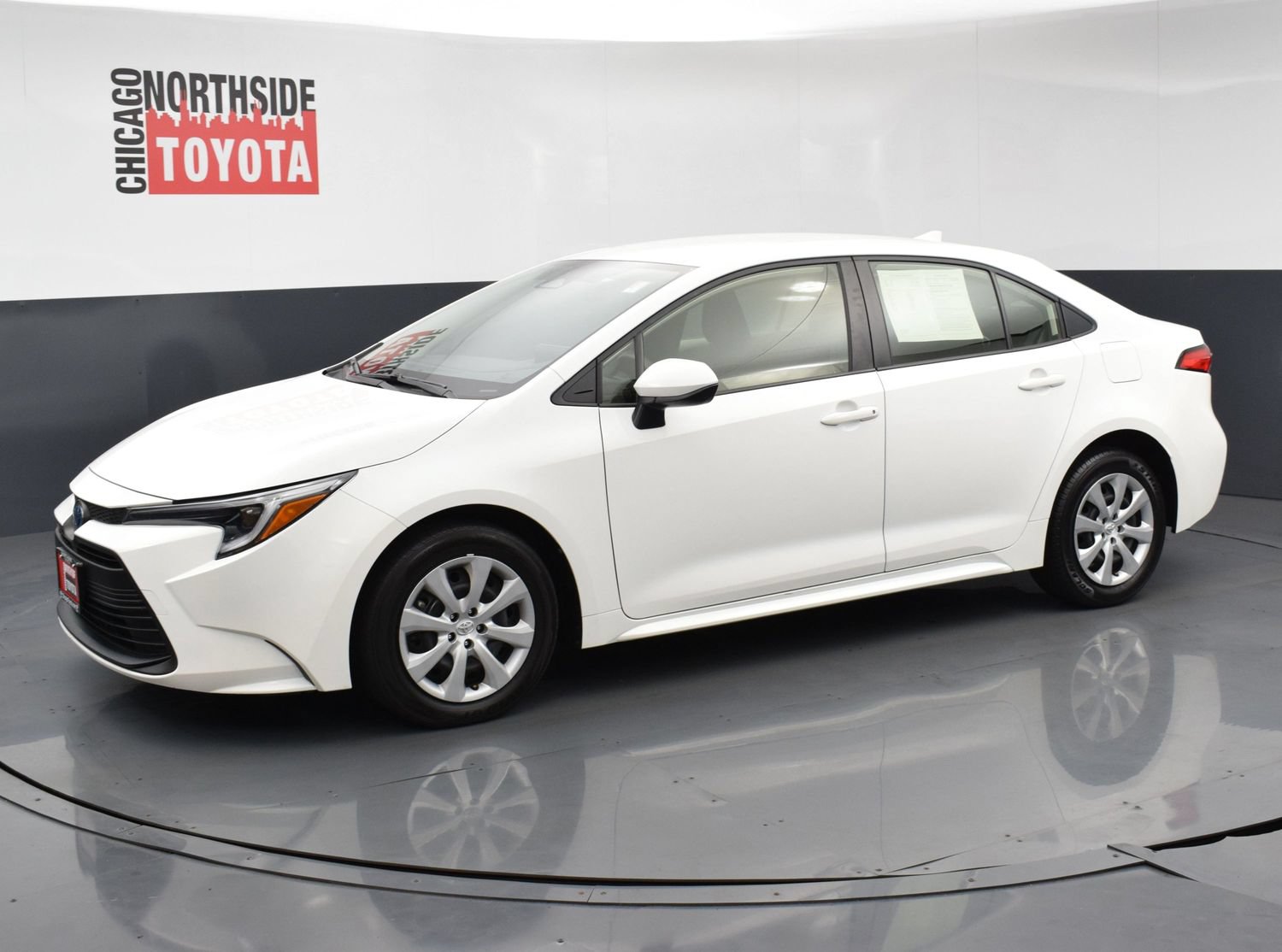 Used 2025 Toyota Corolla LE FWD image 8