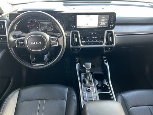 Used 2022 Kia Sorento S w/ Panoramic Sunroof Package image 3