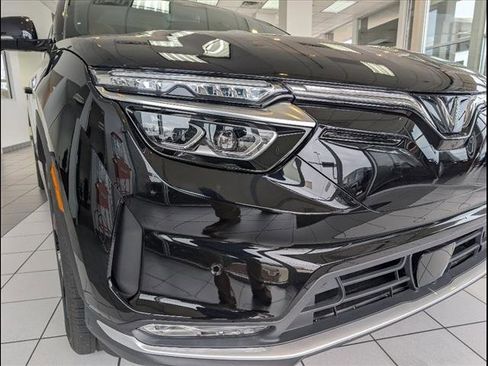 New 2025 VinFast VF 8 Plus image 17