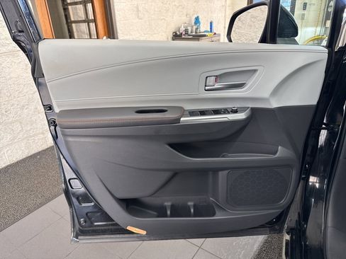 Certified 2023 Toyota Sienna XSE image 39