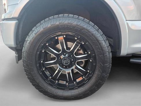 Used 2018 Ford F150 XLT w/ Equipment Group 302A Luxury AWD/4WD image 16