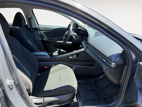 Used 2024 Hyundai Elantra SEL FWD image 19