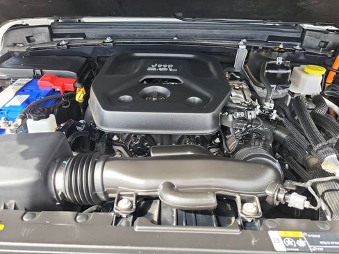 Used 2022 Jeep Wrangler Unlimited Rubicon 4xe w/ Cold Weather Group AWD/4WD image 14