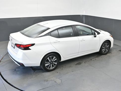 Used 2025 Nissan Versa SV image 41