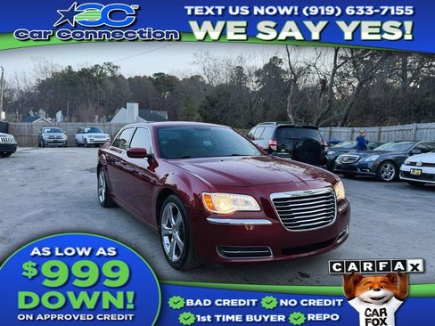 Used 2013 Chrysler 300 image 2