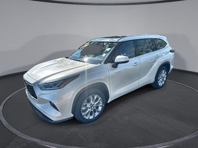 Used 2021 Toyota Highlander Limited