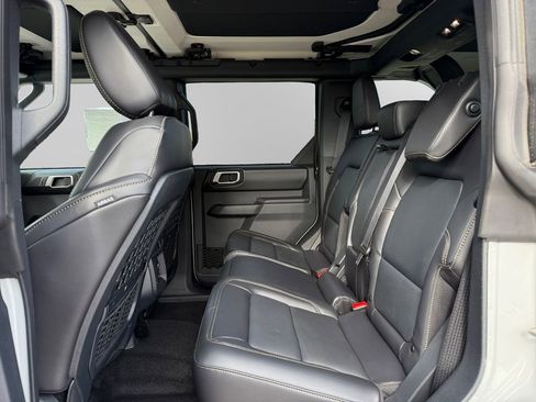New 2026 Ford Bronco Badlands AWD/4WD image 13