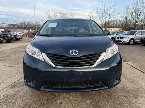 Used 2011 Toyota Sienna LE image 8