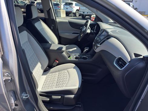 Used 2024 Chevrolet Equinox LT image 45