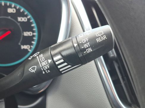Used 2022 Chevrolet Equinox LS FWD image 6