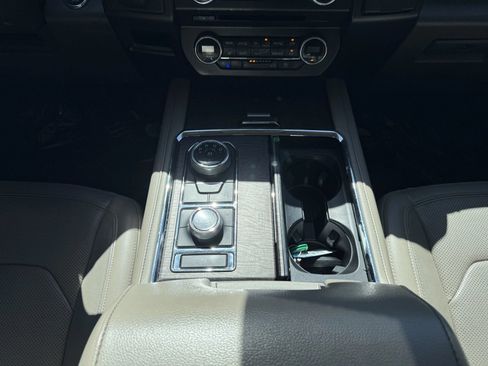 Used 2018 Ford Expedition Max Limited AWD/4WD image 22