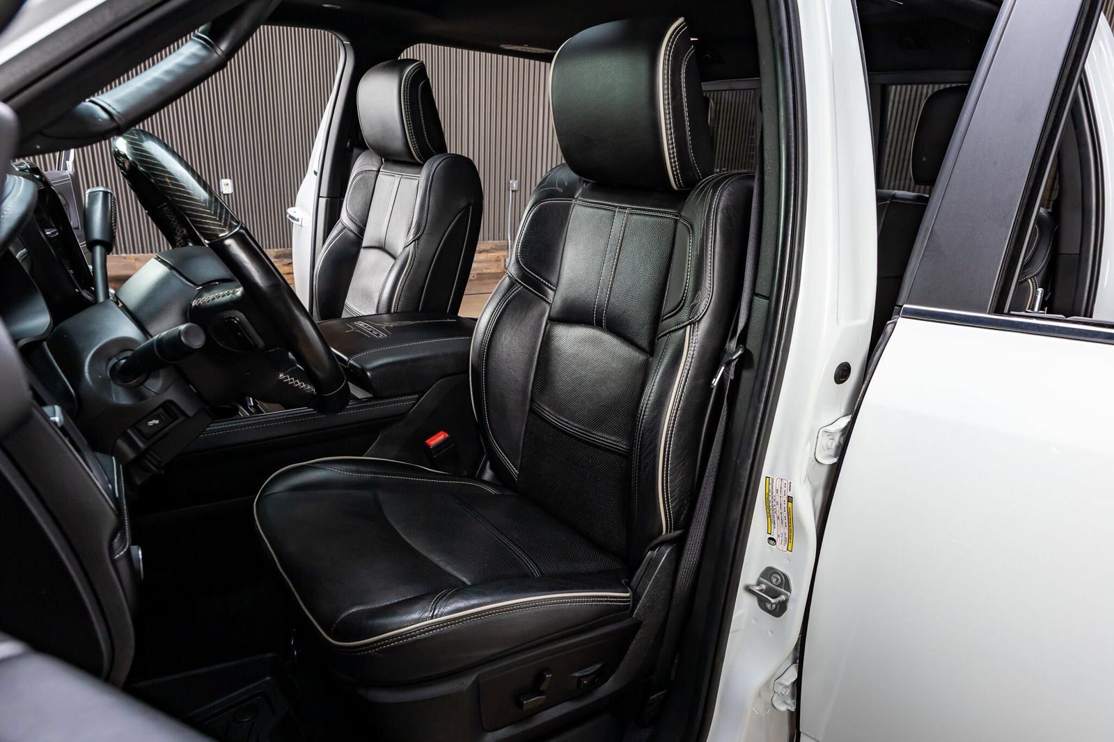 Used 2022 RAM 3500 Limited AWD/4WD image 27