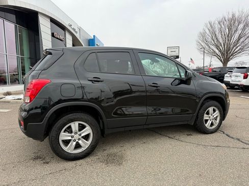 Used 2022 Chevrolet Trax LS w/ Tint and Cruise Package image 13