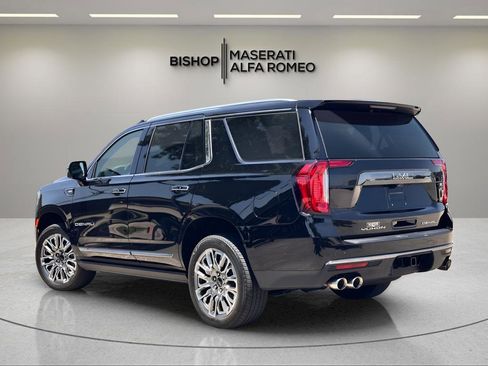 Used 2023 GMC Yukon Denali Ultimate AWD/4WD image 3