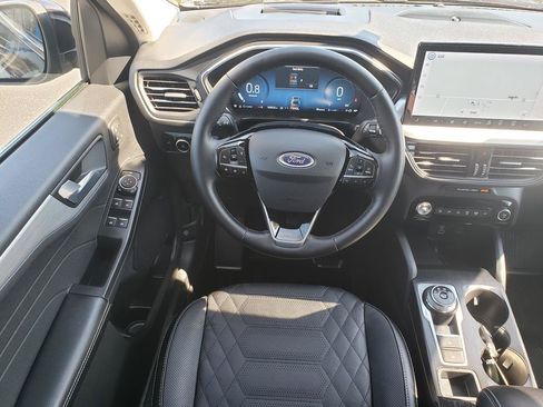 Used 2023 Ford Escape Platinum w/ Premium Technology Package AWD/4WD image 16