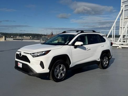Used 2025 Toyota RAV4 XLE AWD/4WD image 11