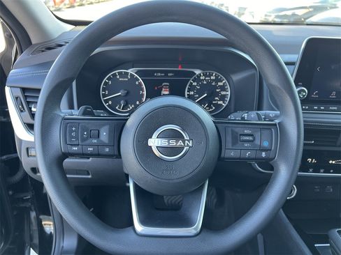 Certified 2023 Nissan Rogue SV image 9