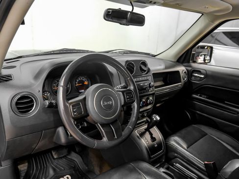 Used 2017 Jeep Patriot Sport w/ Power Value Group FWD image 3