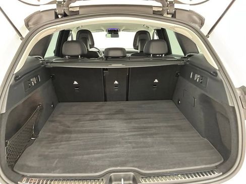 Used 2024 Mercedes-Benz GLC 300 4MATIC image 17