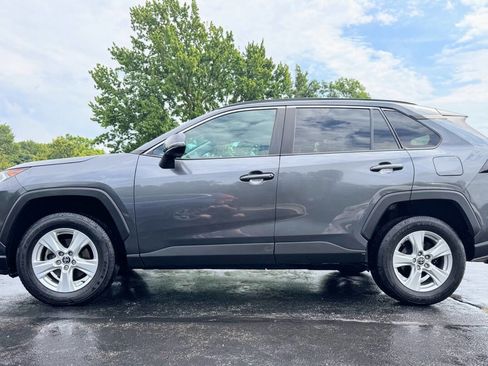 Used 2020 Toyota RAV4 XLE image 3