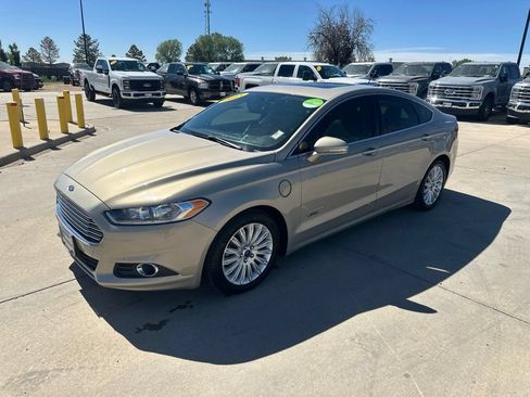 Used 2015 Ford Fusion Energi SE FWD image 2