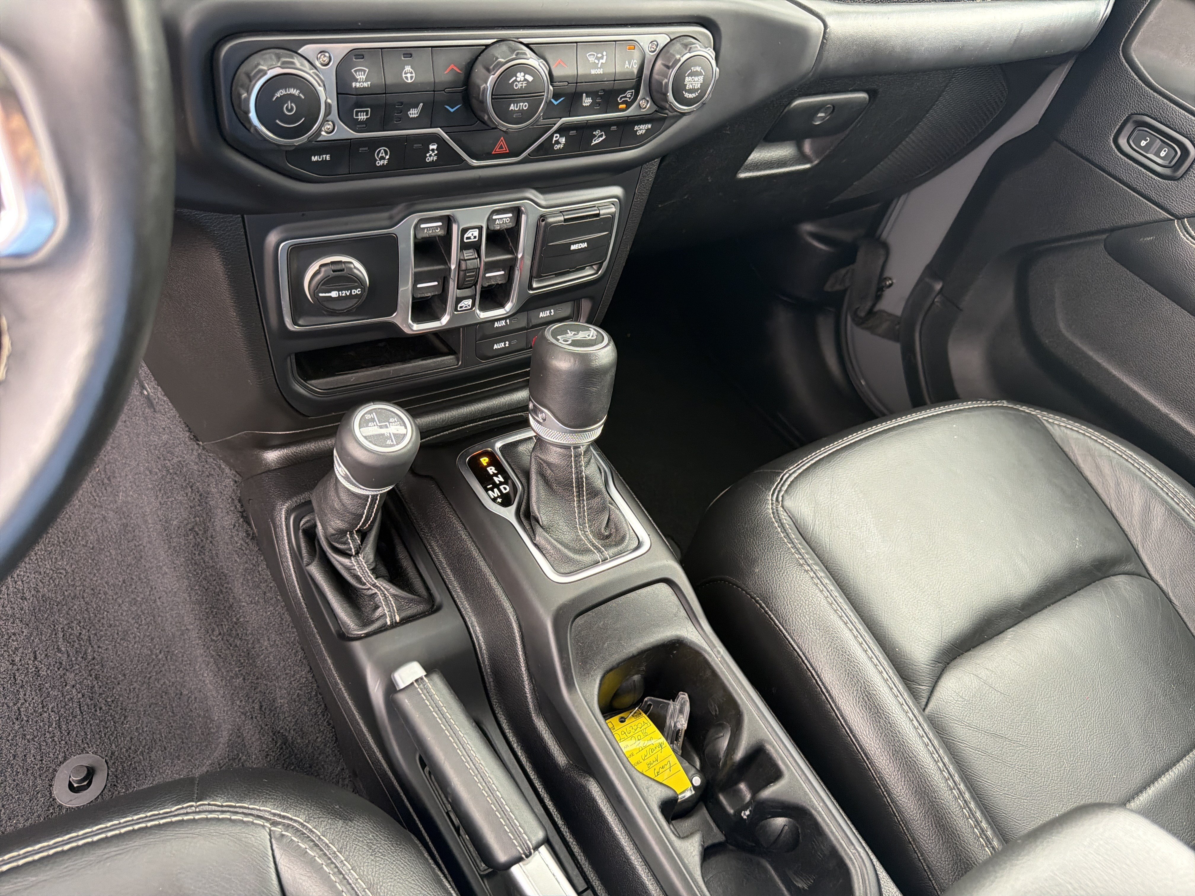 Used 2018 Jeep Wrangler Unlimited Sahara AWD/4WD image 29