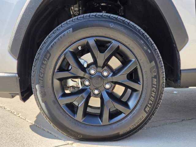 Used 2024 Toyota RAV4 LE FWD image 8