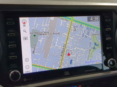 Used 2021 Toyota Tacoma Limited image 40